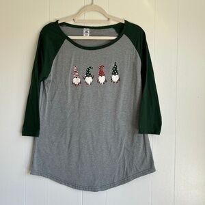 Cherryloom 3/4 sleeve rounded hem t-shirt with gnomes size 2XL (fits small)